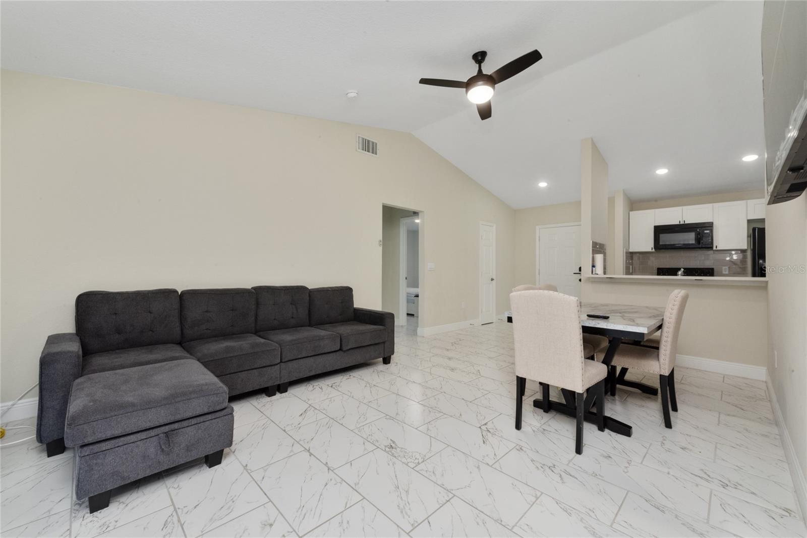 HIGHLAND SQUARE PH 2 - Residential Lease
