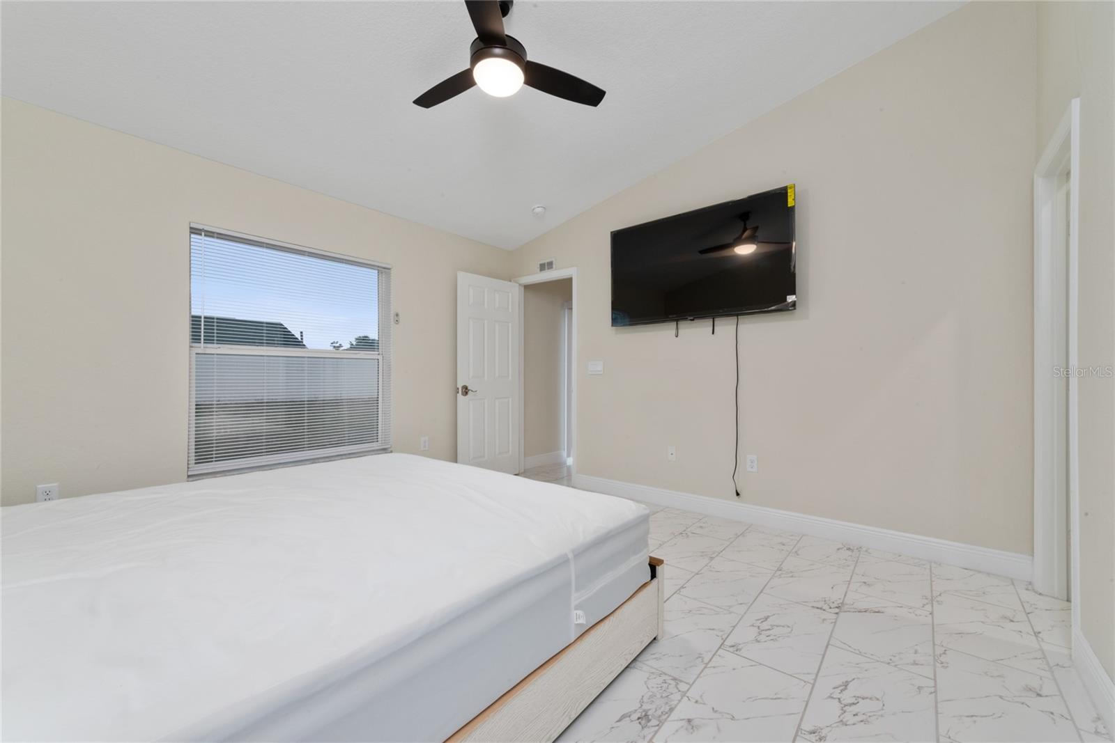 HIGHLAND SQUARE PH 2 - Residential Lease