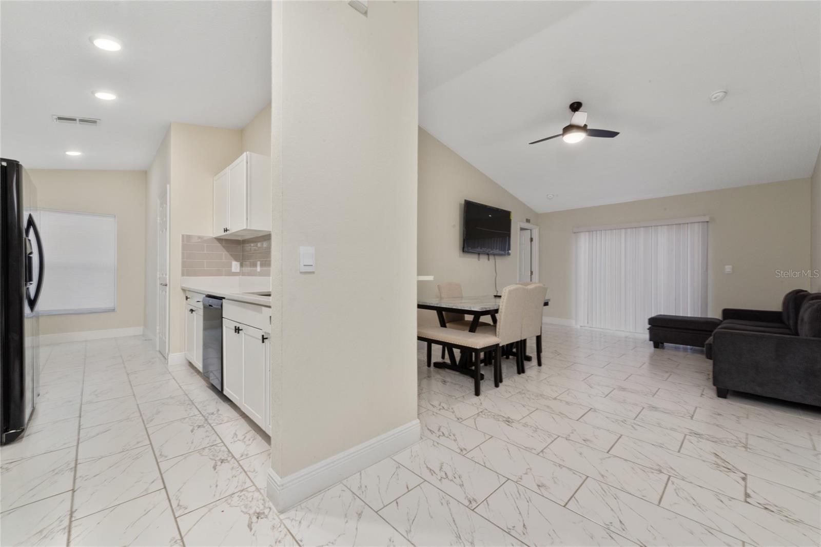 HIGHLAND SQUARE PH 2 - Residential Lease