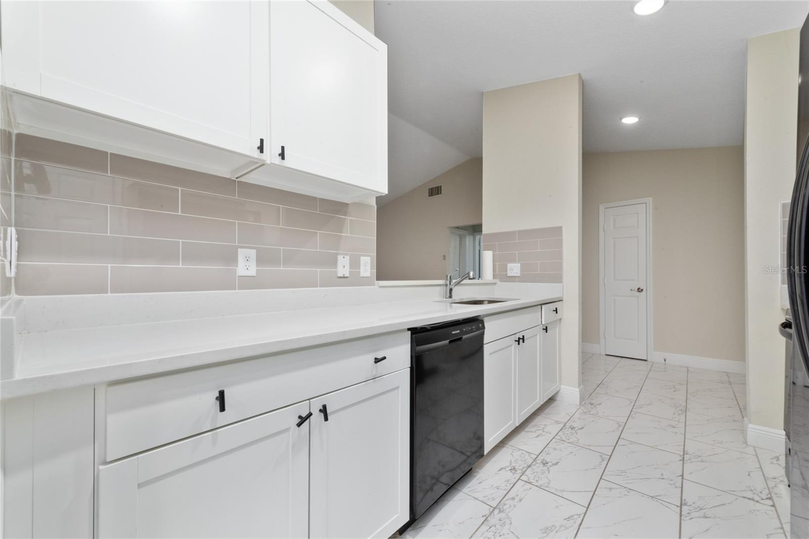 HIGHLAND SQUARE PH 2 - Residential Lease