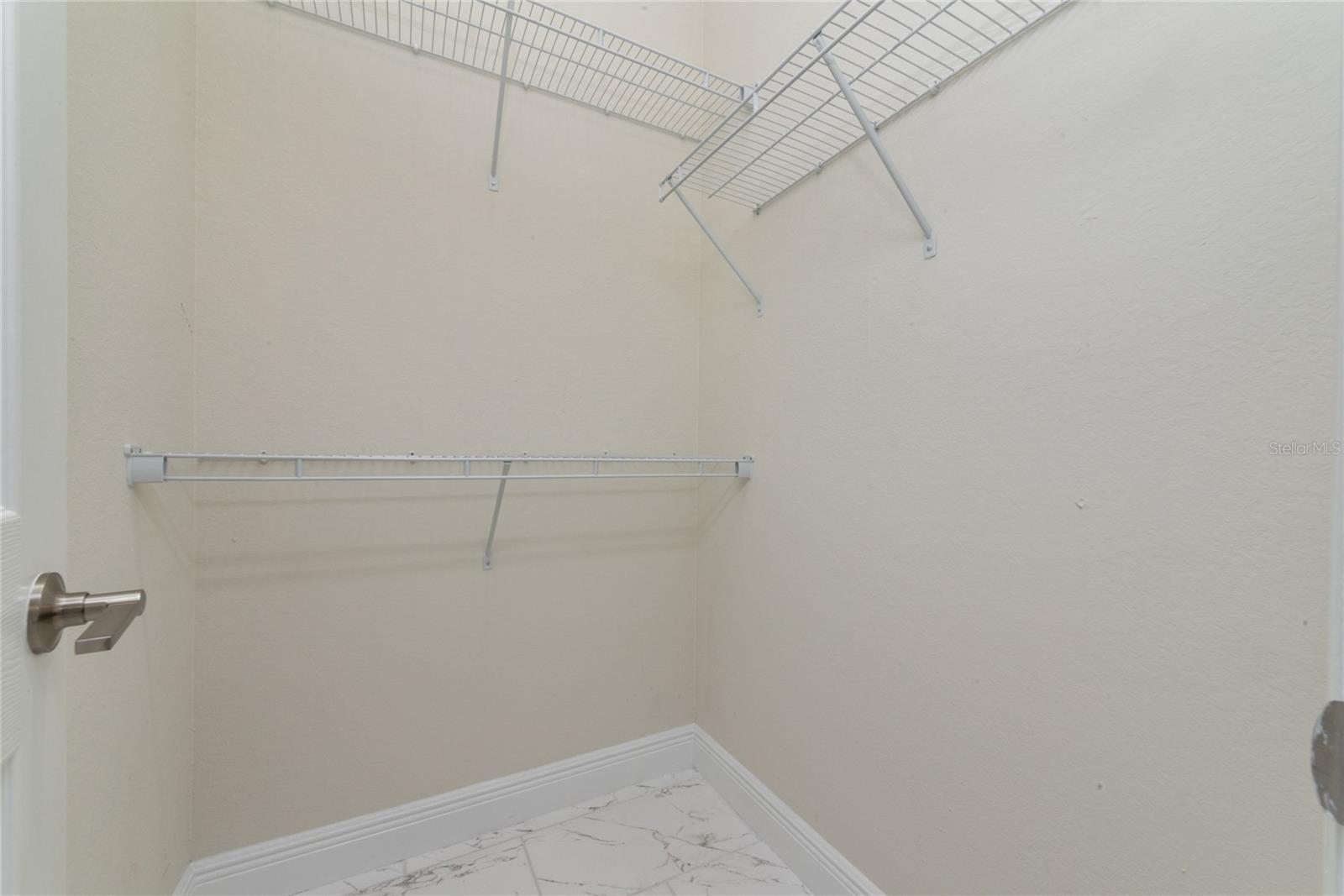 HIGHLAND SQUARE PH 2 - Residential Lease