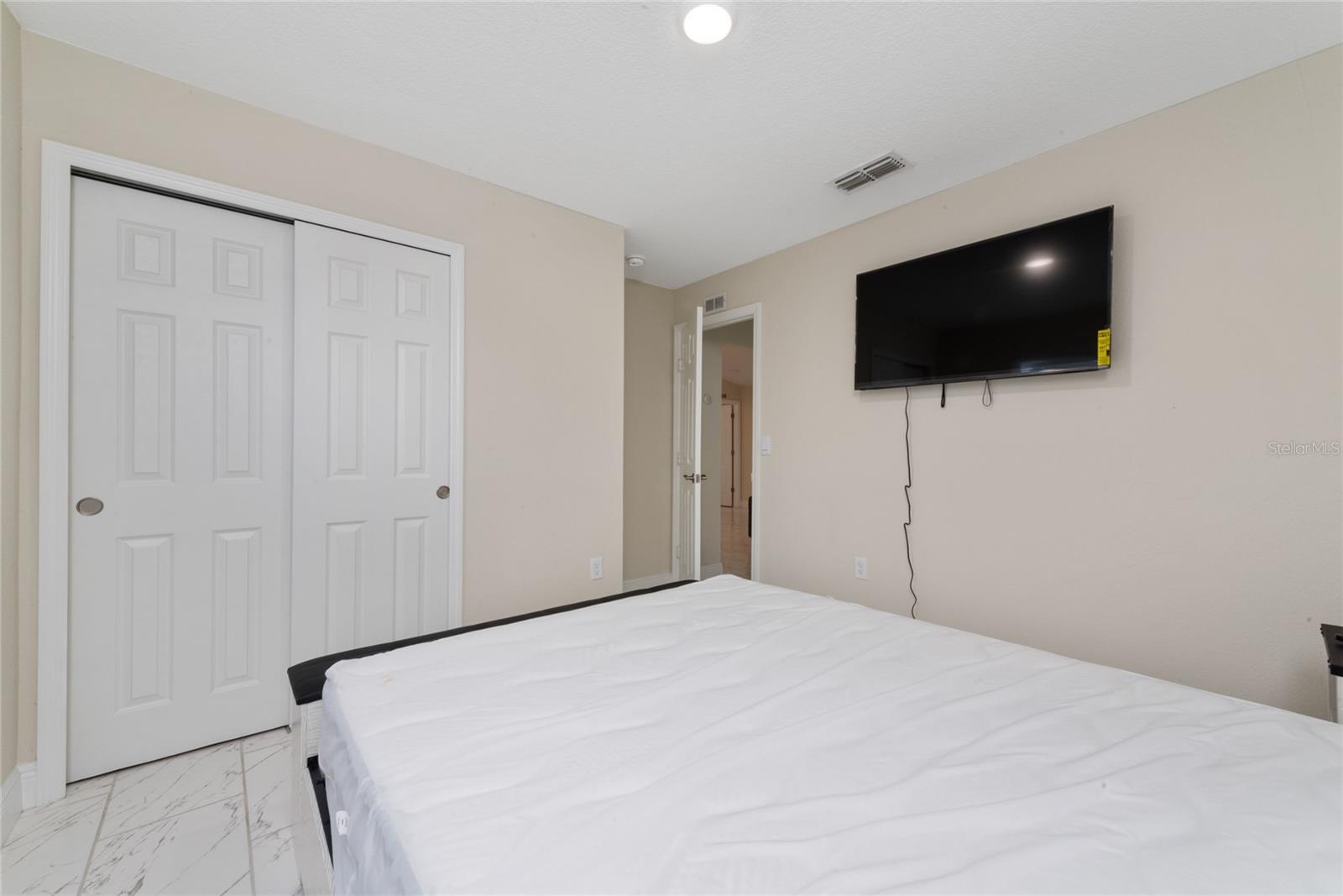HIGHLAND SQUARE PH 2 - Residential Lease