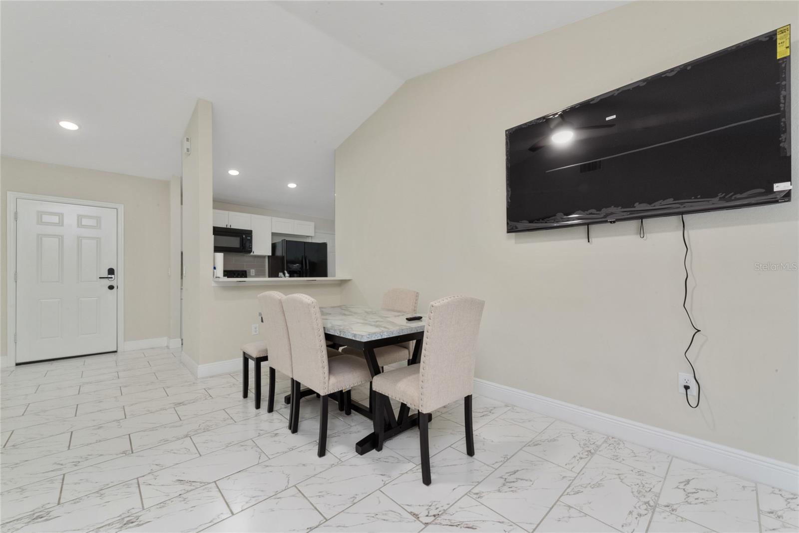 HIGHLAND SQUARE PH 2 - Residential Lease