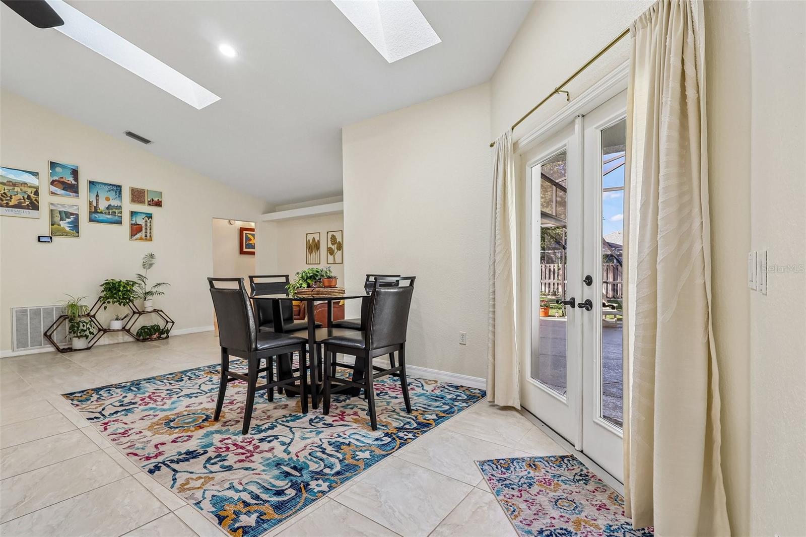 LAKE DIAMOND GOLF & CC - Residential