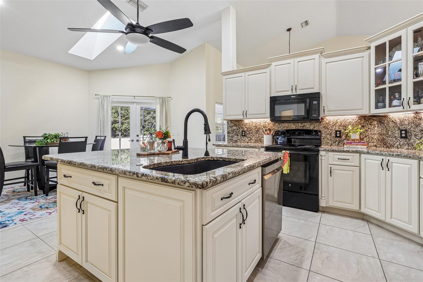 LAKE DIAMOND GOLF & CC - Residential