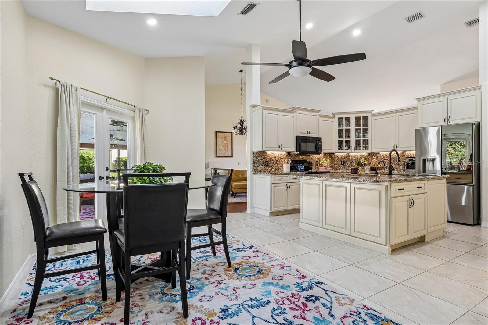 LAKE DIAMOND GOLF & CC - Residential