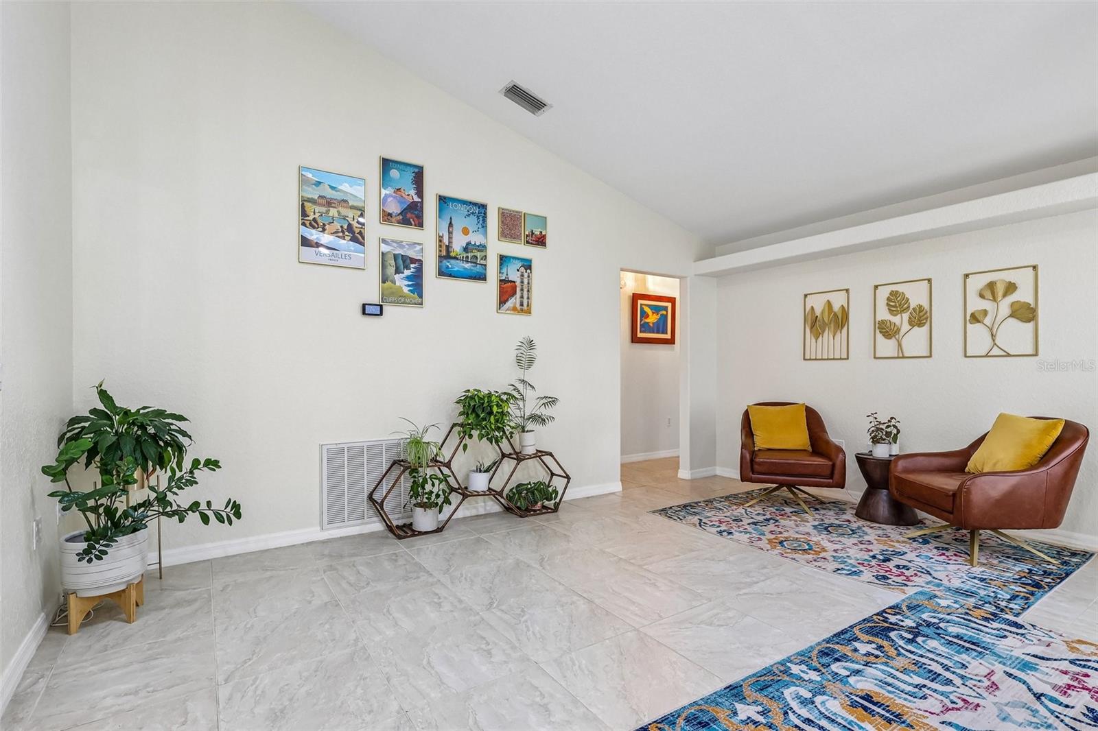 LAKE DIAMOND GOLF & CC - Residential