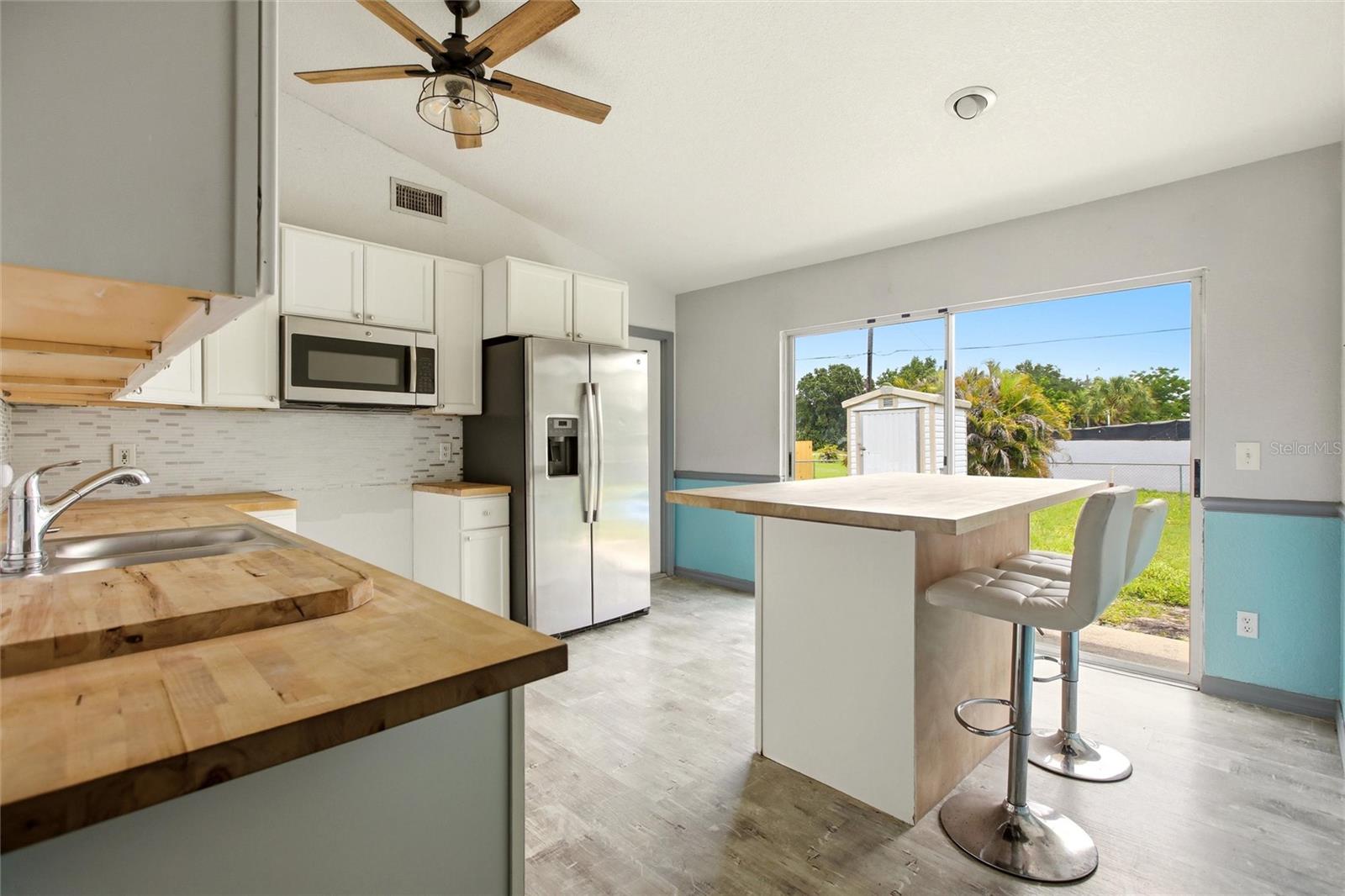TEE & GREEN ESTATES - Residential