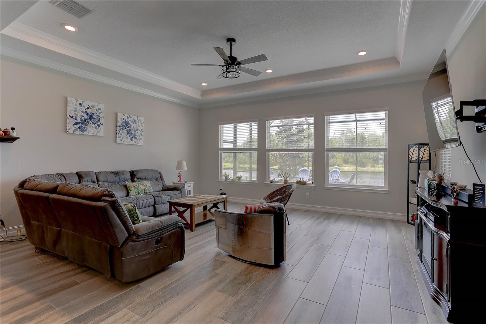 PROMENADE AT LAKE PARK PH - Residential