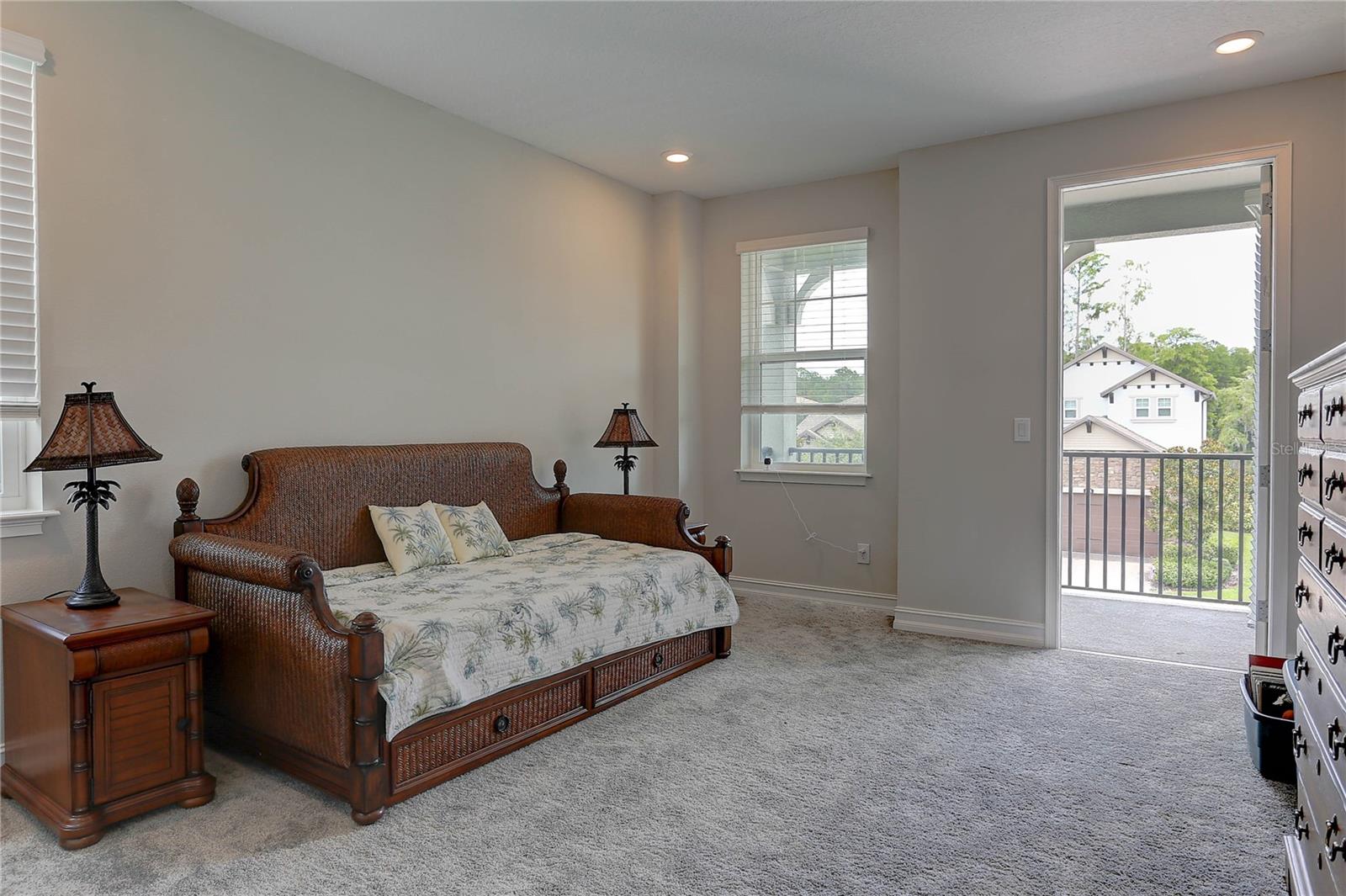 PROMENADE AT LAKE PARK PH - Residential