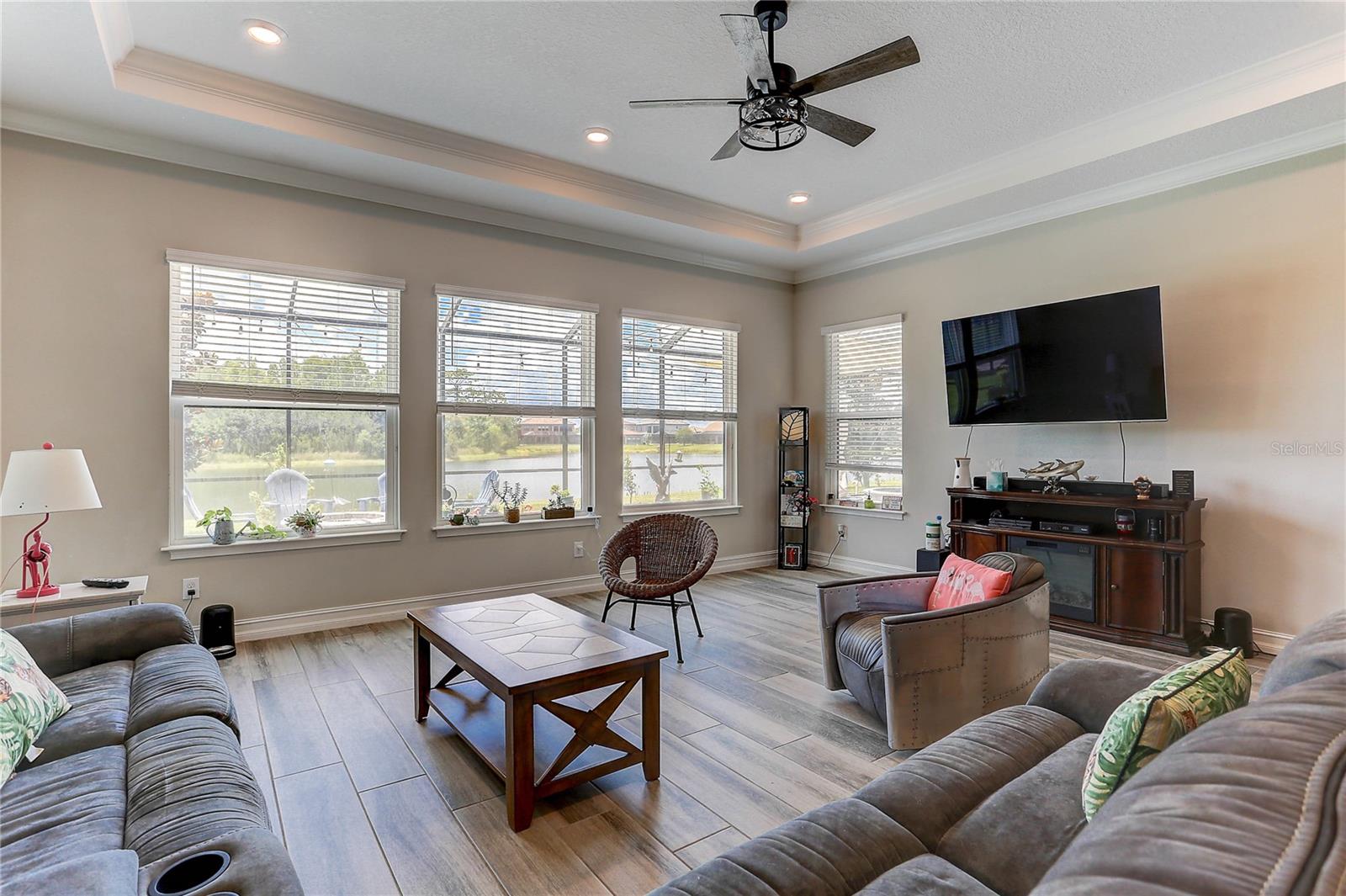 PROMENADE AT LAKE PARK PH - Residential