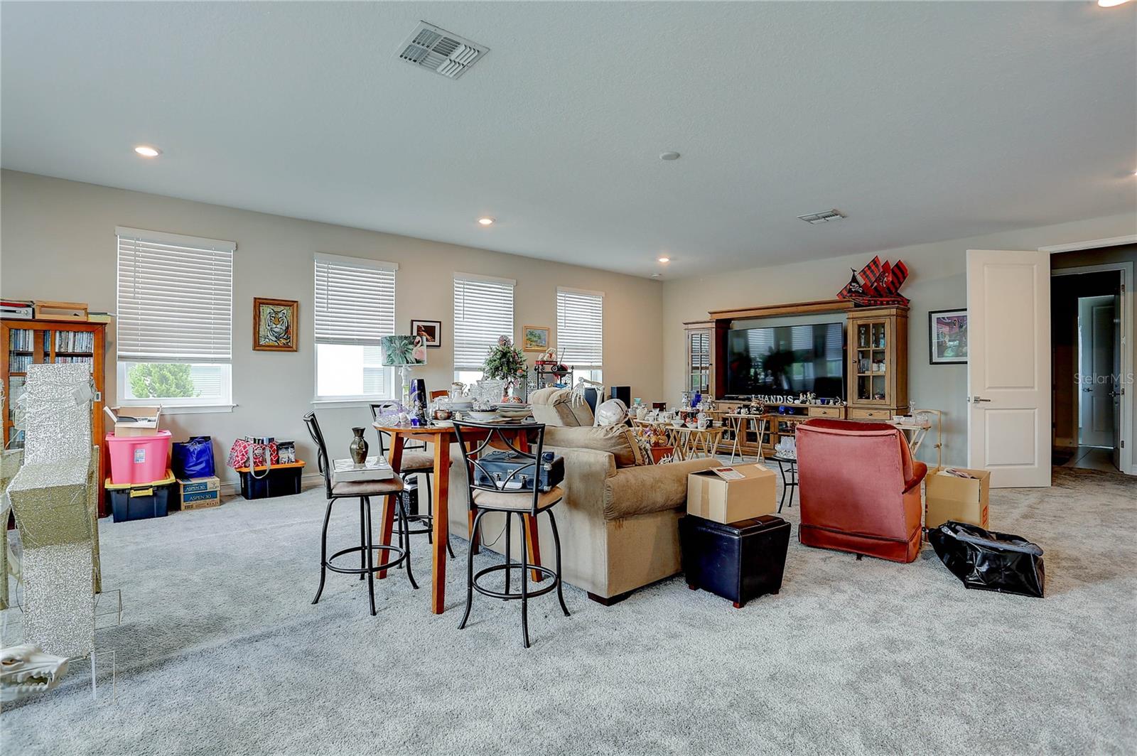 PROMENADE AT LAKE PARK PH - Residential