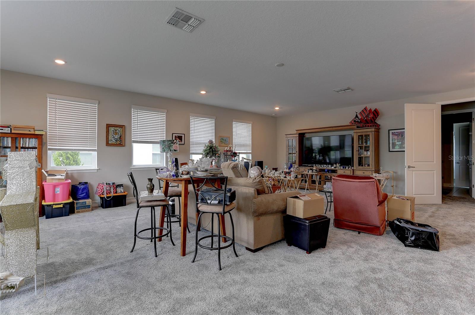 PROMENADE AT LAKE PARK PH - Residential