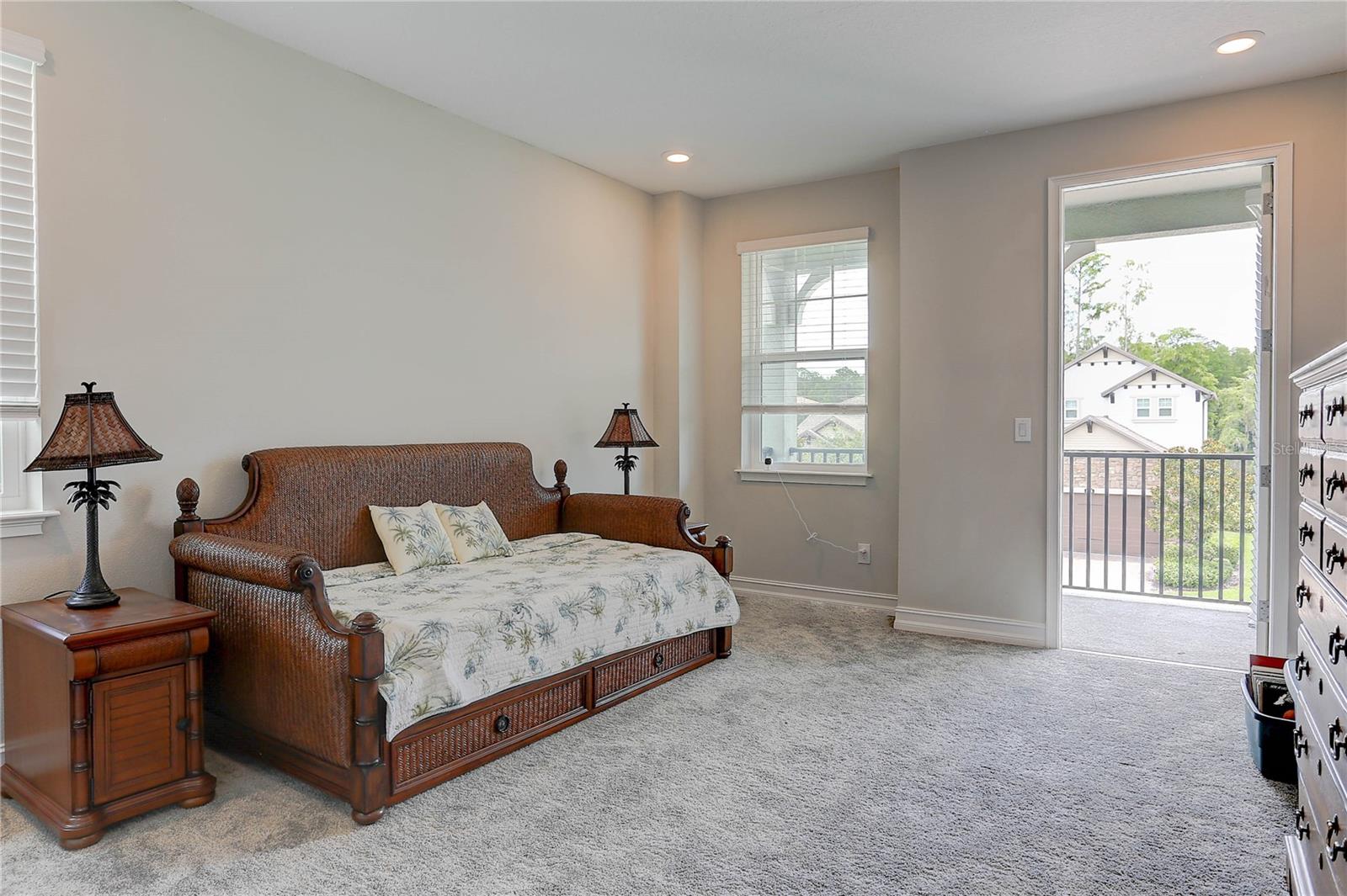 PROMENADE AT LAKE PARK PH - Residential