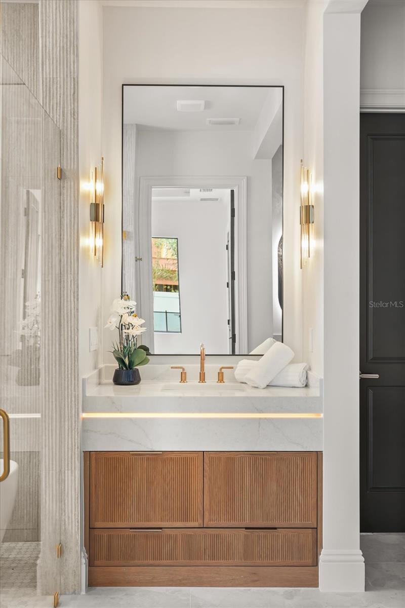 LAKE FOREST PARK - Residential