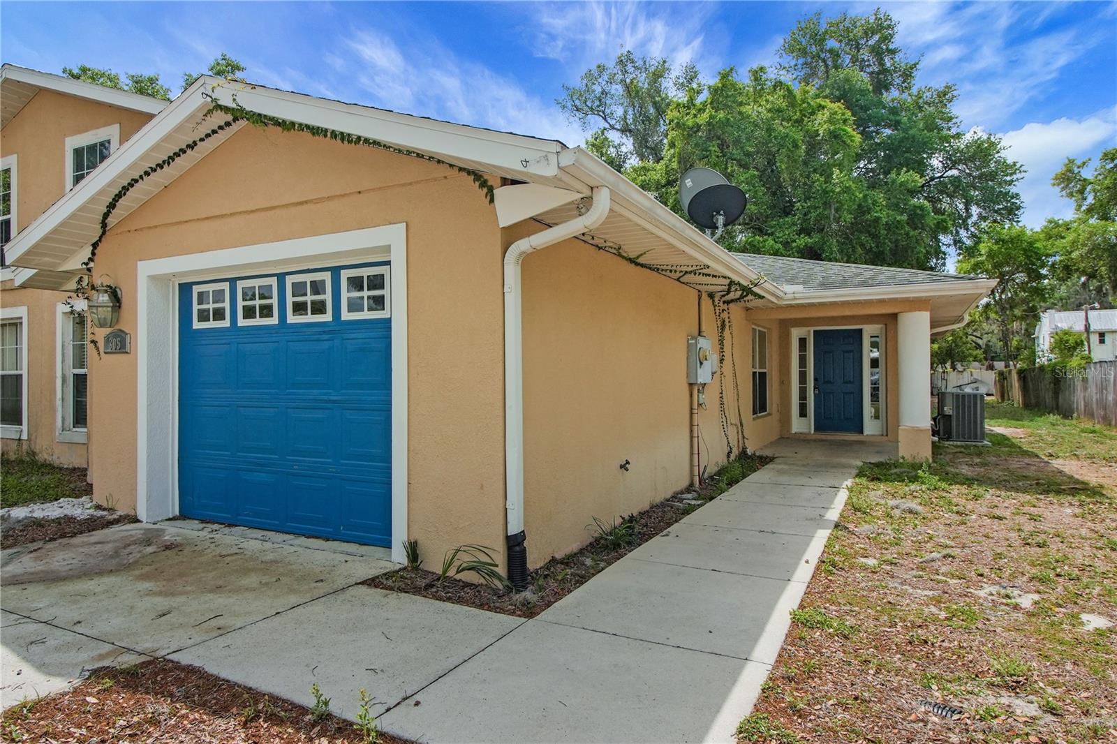 FRUITLAND PARK - Residential