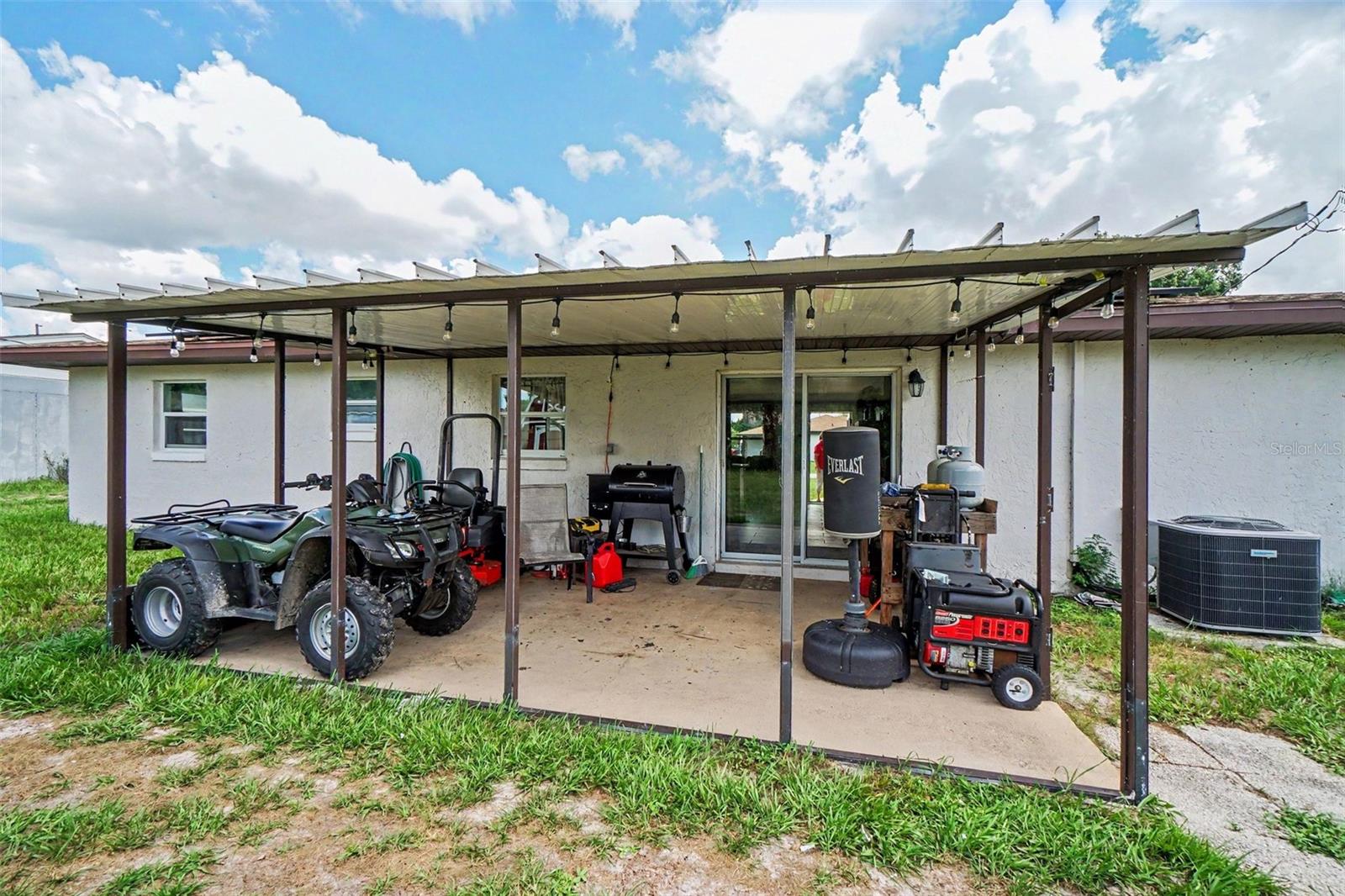 SEBRING COUNTRY ESTATE SEC 01 - Residential