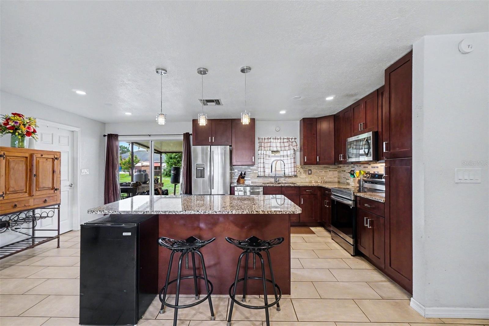 SEBRING COUNTRY ESTATE SEC 01 - Residential