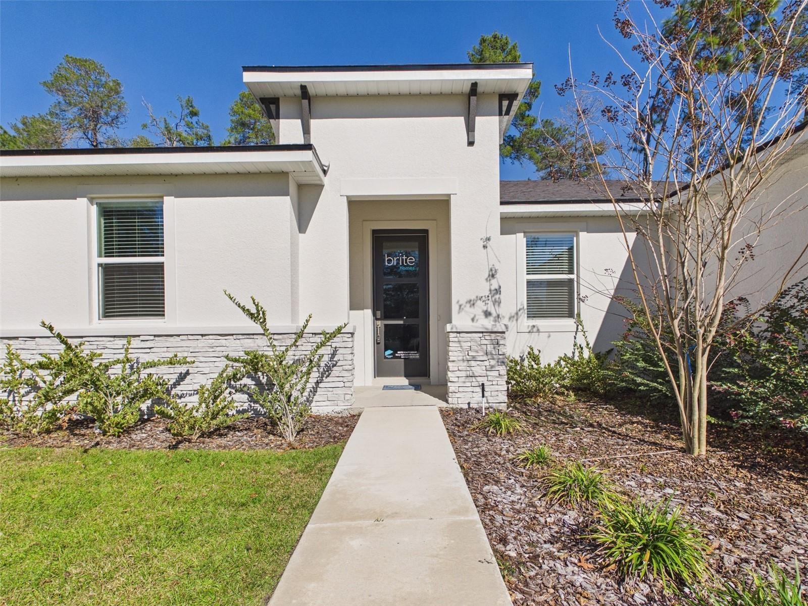 MARION OAKS UNIT 10 - Residential Lease