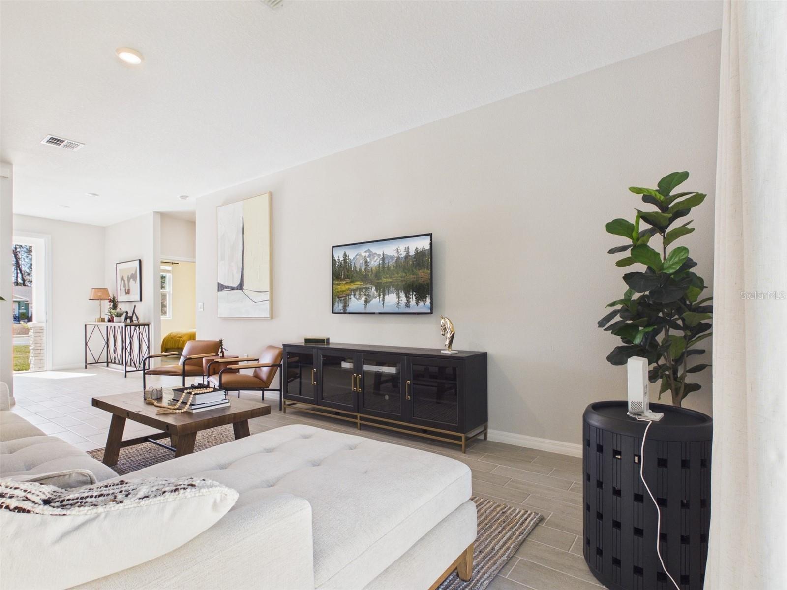 MARION OAKS UNIT 10 - Residential Lease