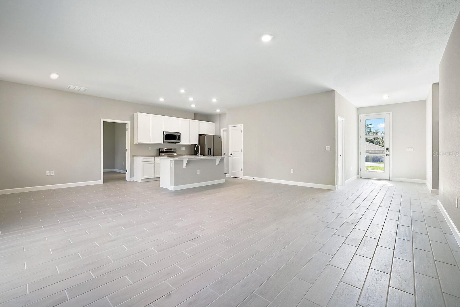 MARION OAKS UNIT 10 - Residential Lease