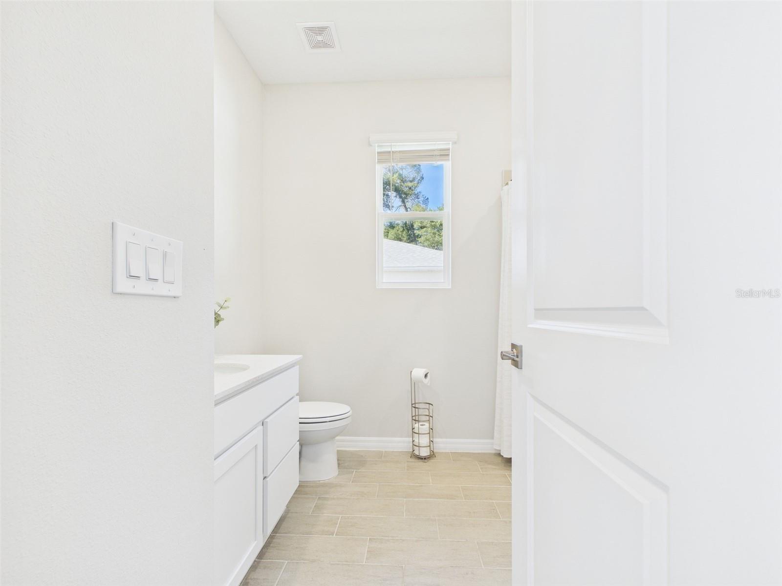 MARION OAKS UNIT 10 - Residential Lease