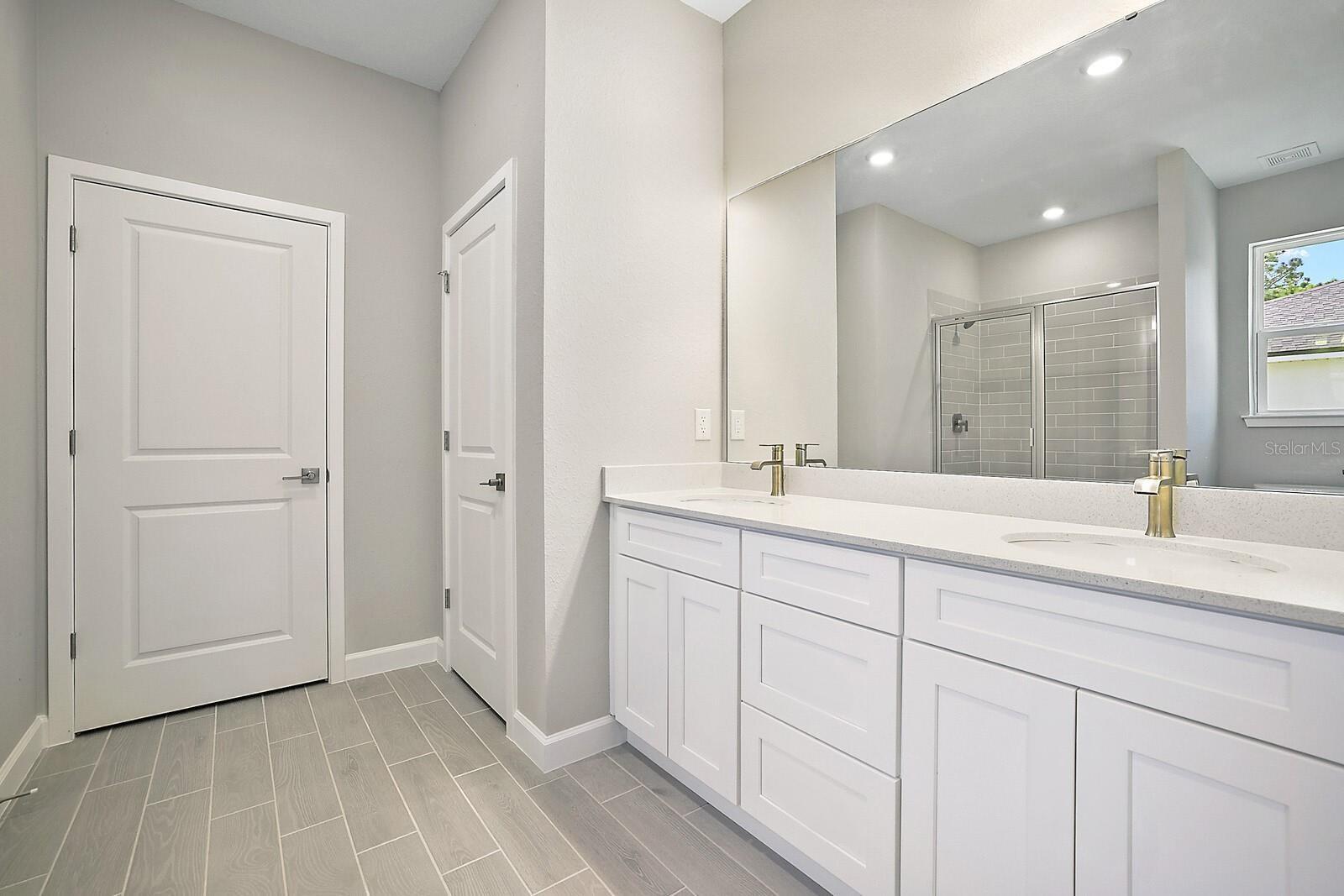 MARION OAKS UNIT 10 - Residential Lease