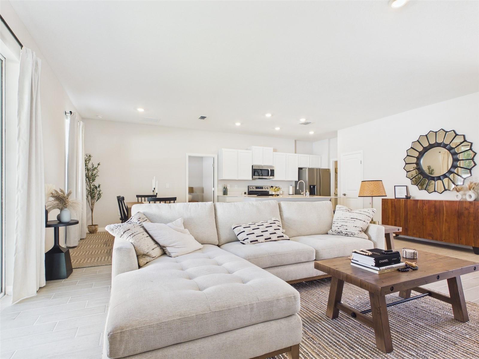 MARION OAKS UNIT 10 - Residential Lease