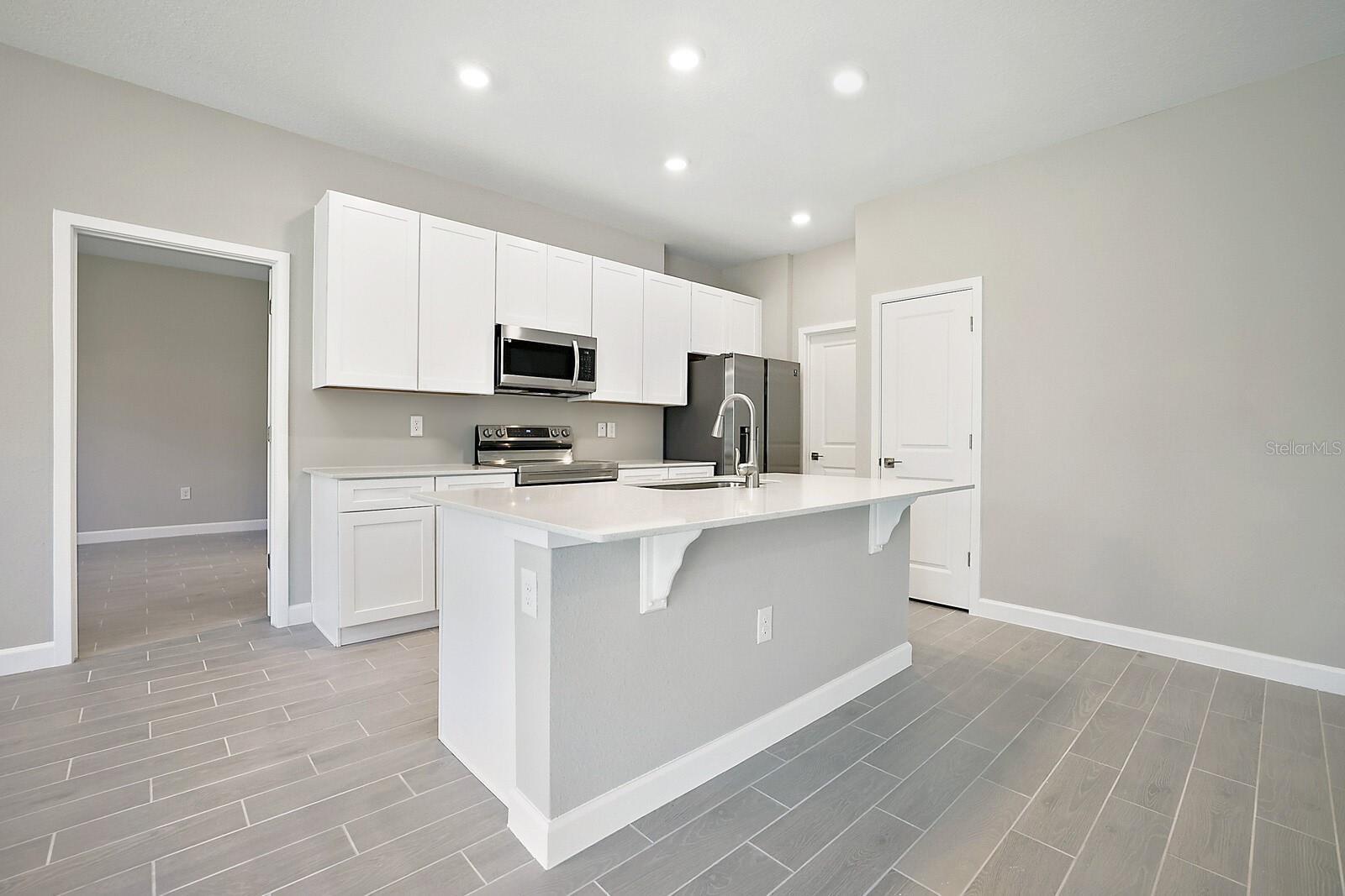MARION OAKS UNIT 10 - Residential Lease