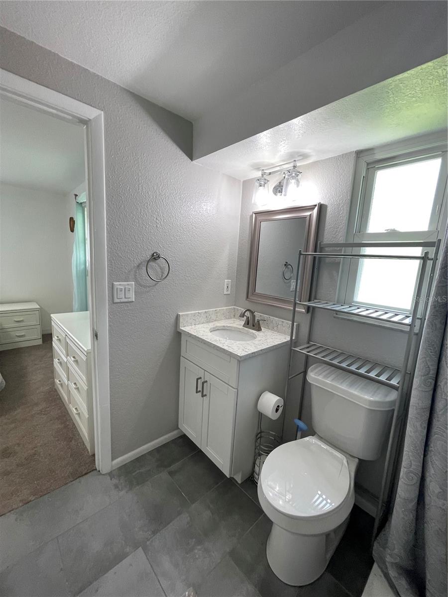 OAK SHORES - Residential Lease