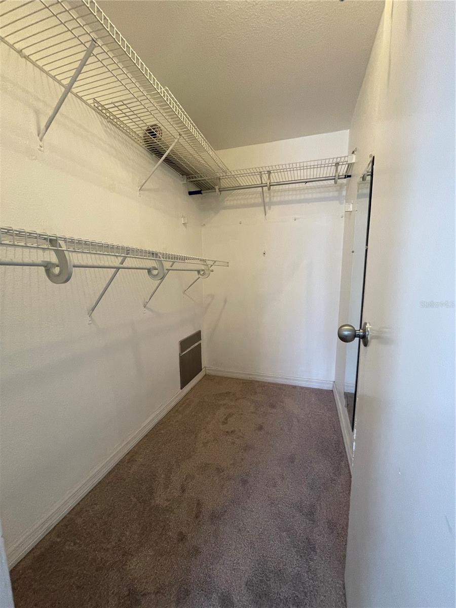 OAK SHORES - Residential Lease