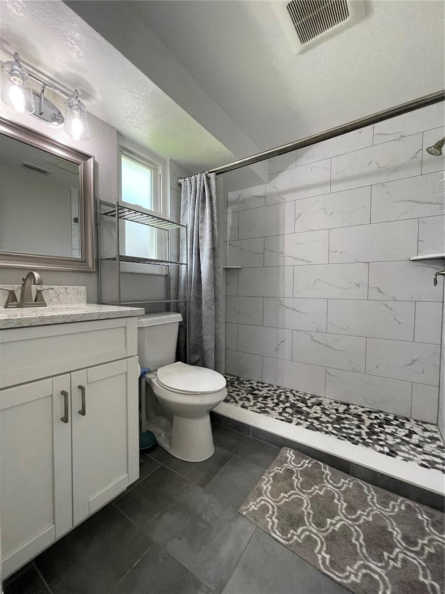 OAK SHORES - Residential Lease