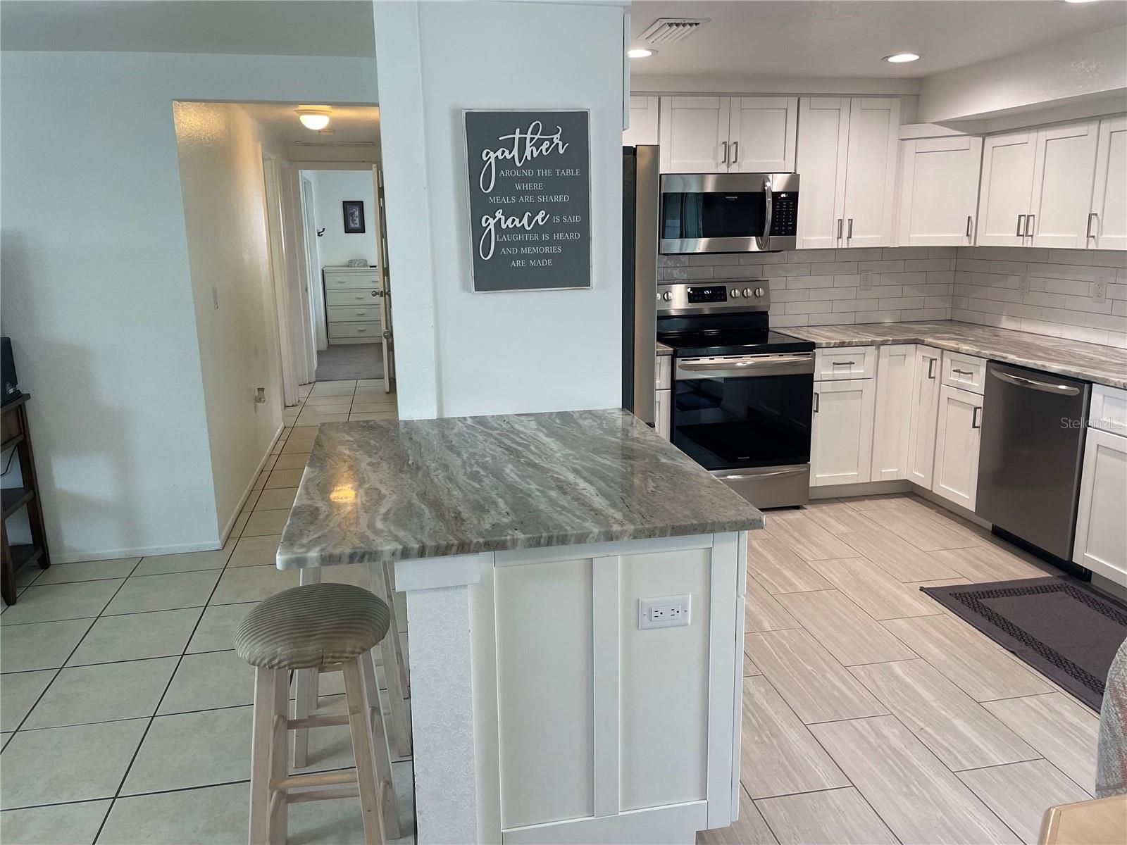 OAK SHORES - Residential Lease