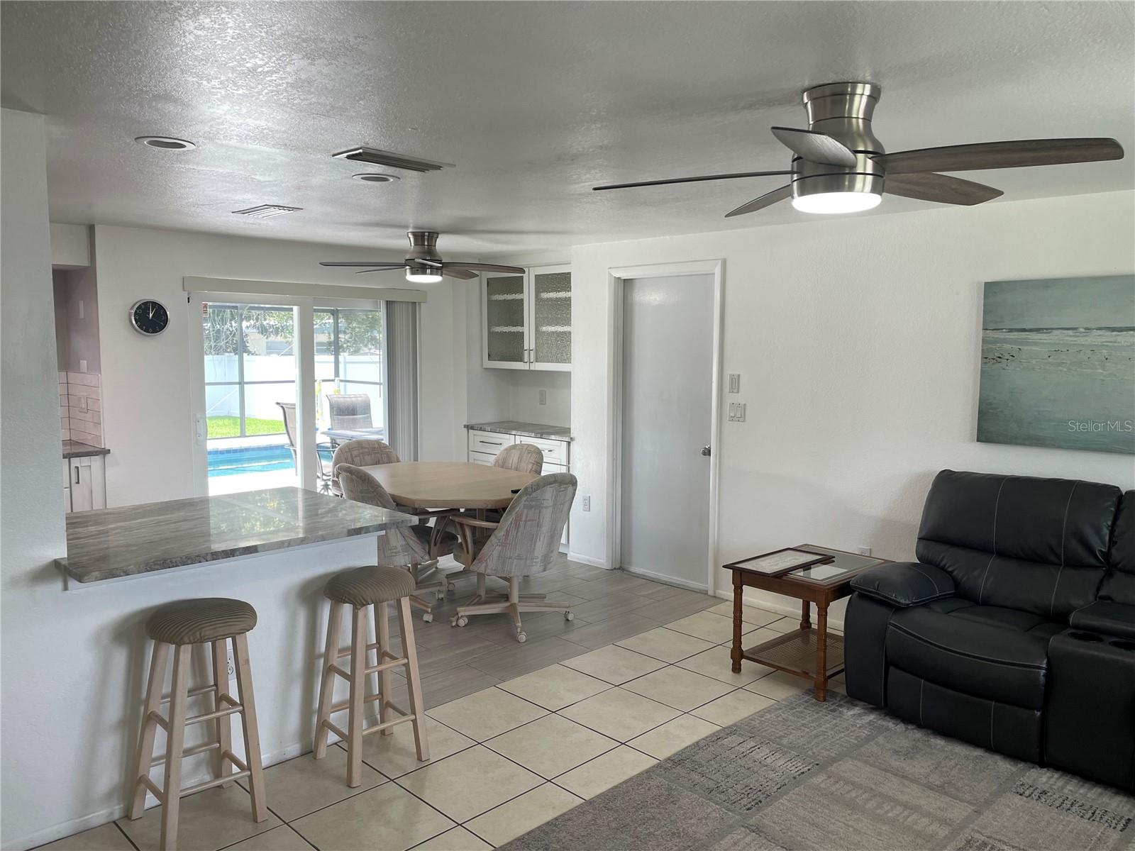 OAK SHORES - Residential Lease