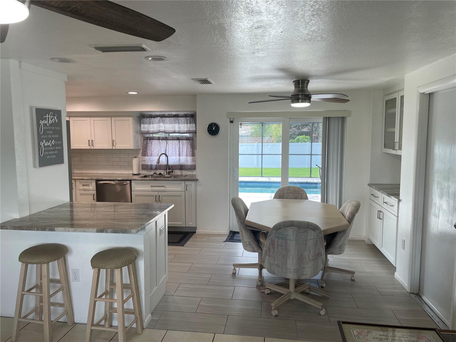 OAK SHORES - Residential Lease