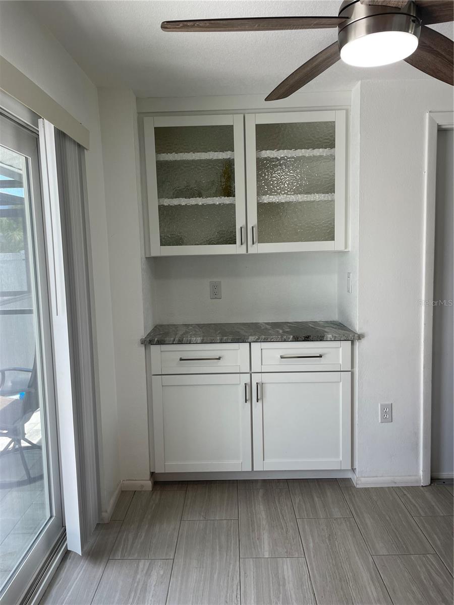 OAK SHORES - Residential Lease