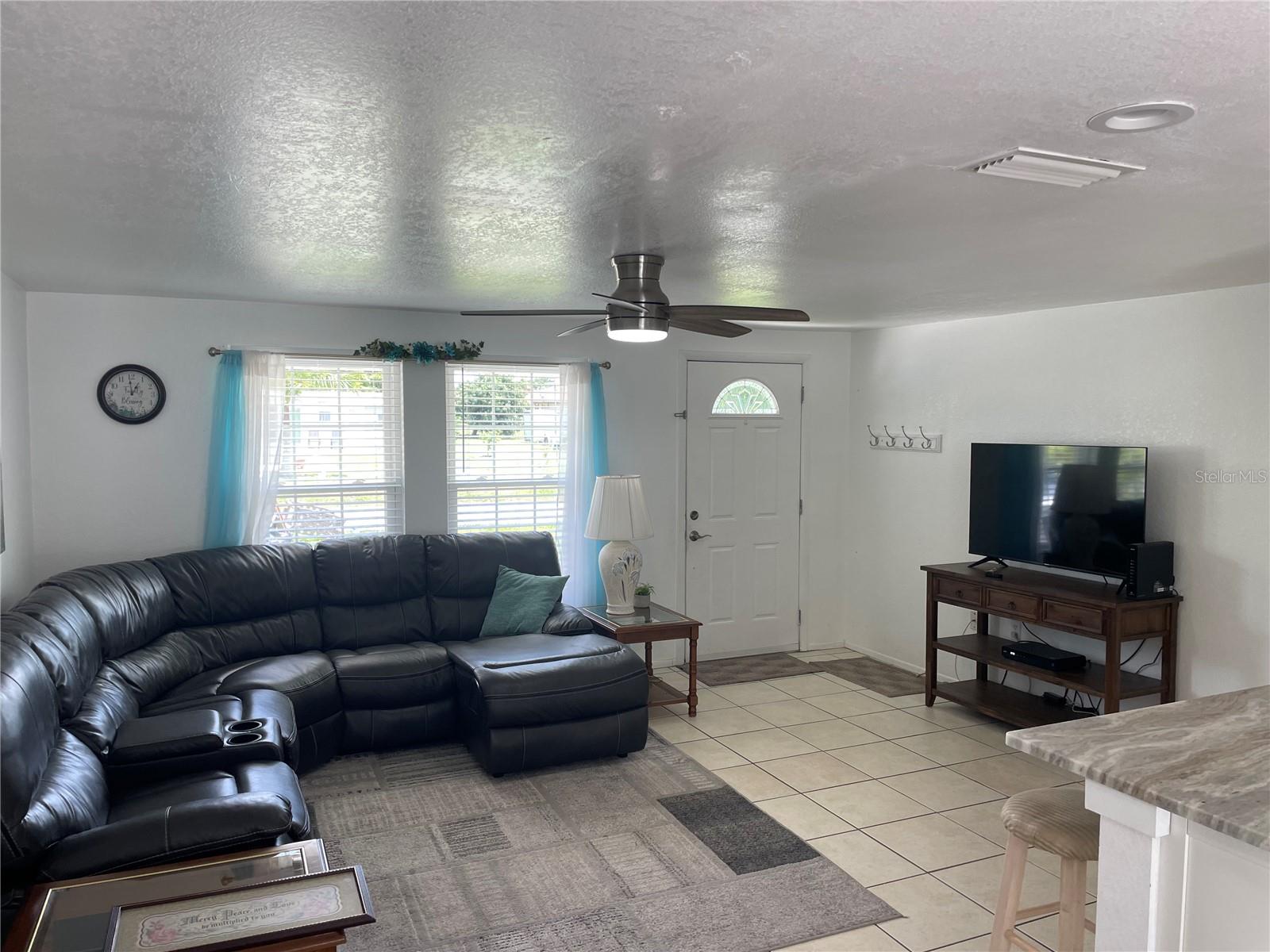 OAK SHORES - Residential Lease