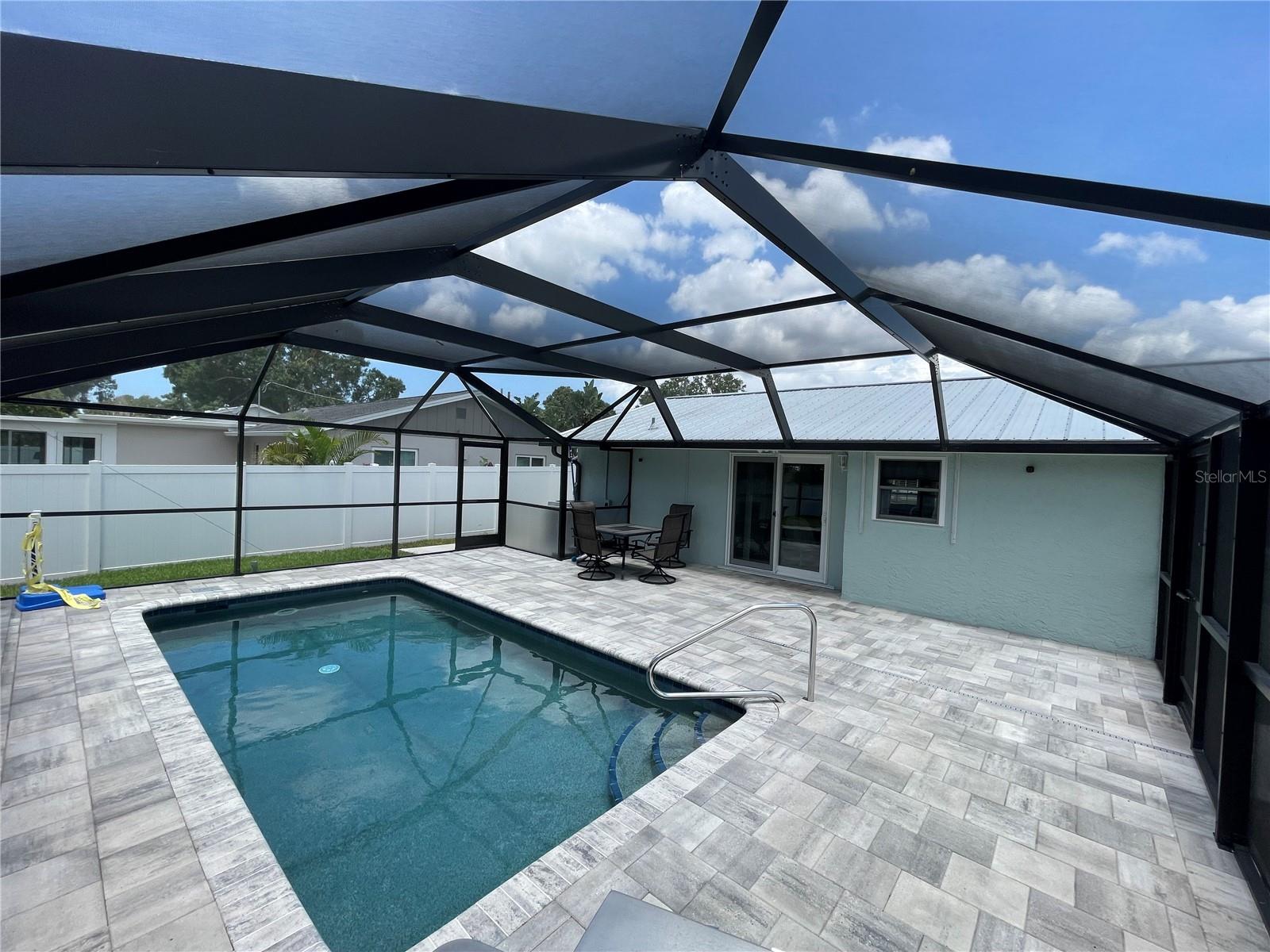 OAK SHORES - Residential Lease