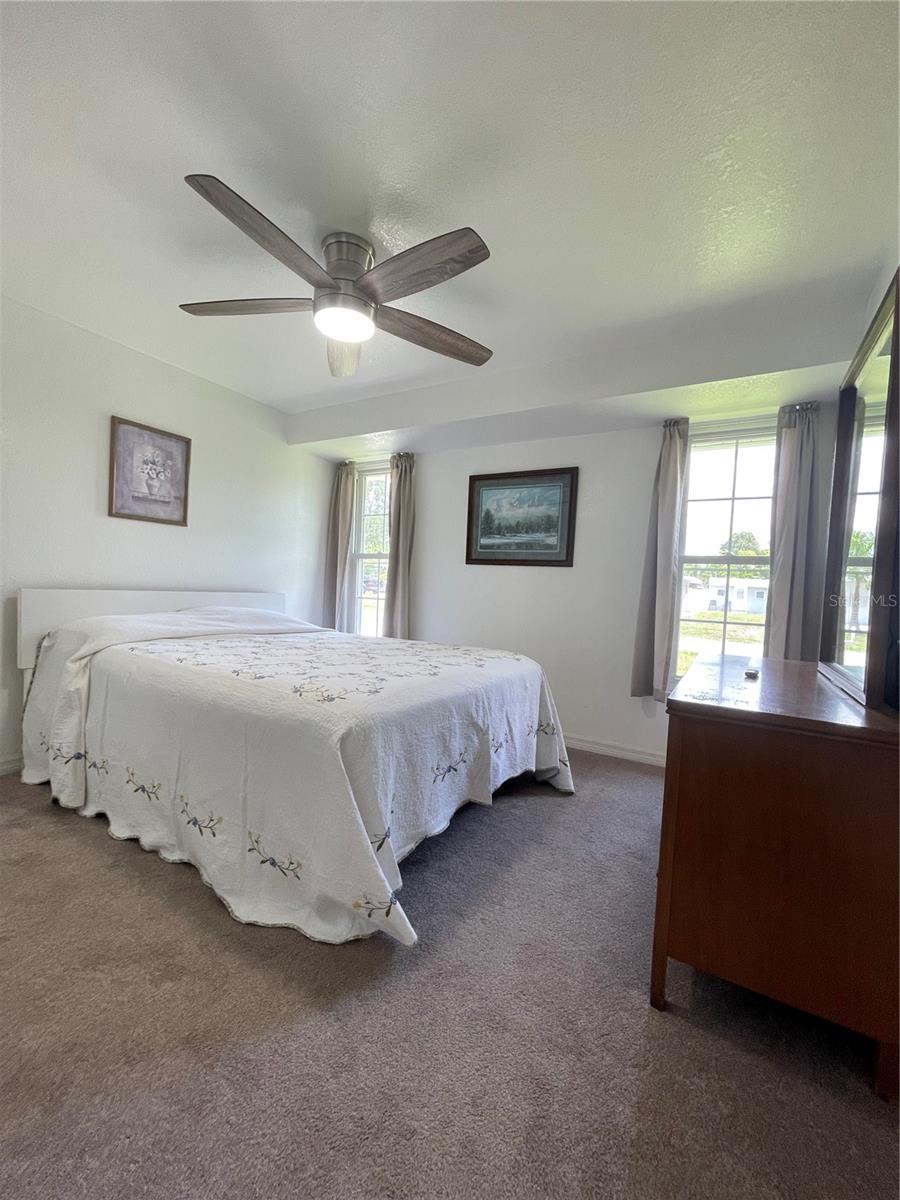 OAK SHORES - Residential Lease