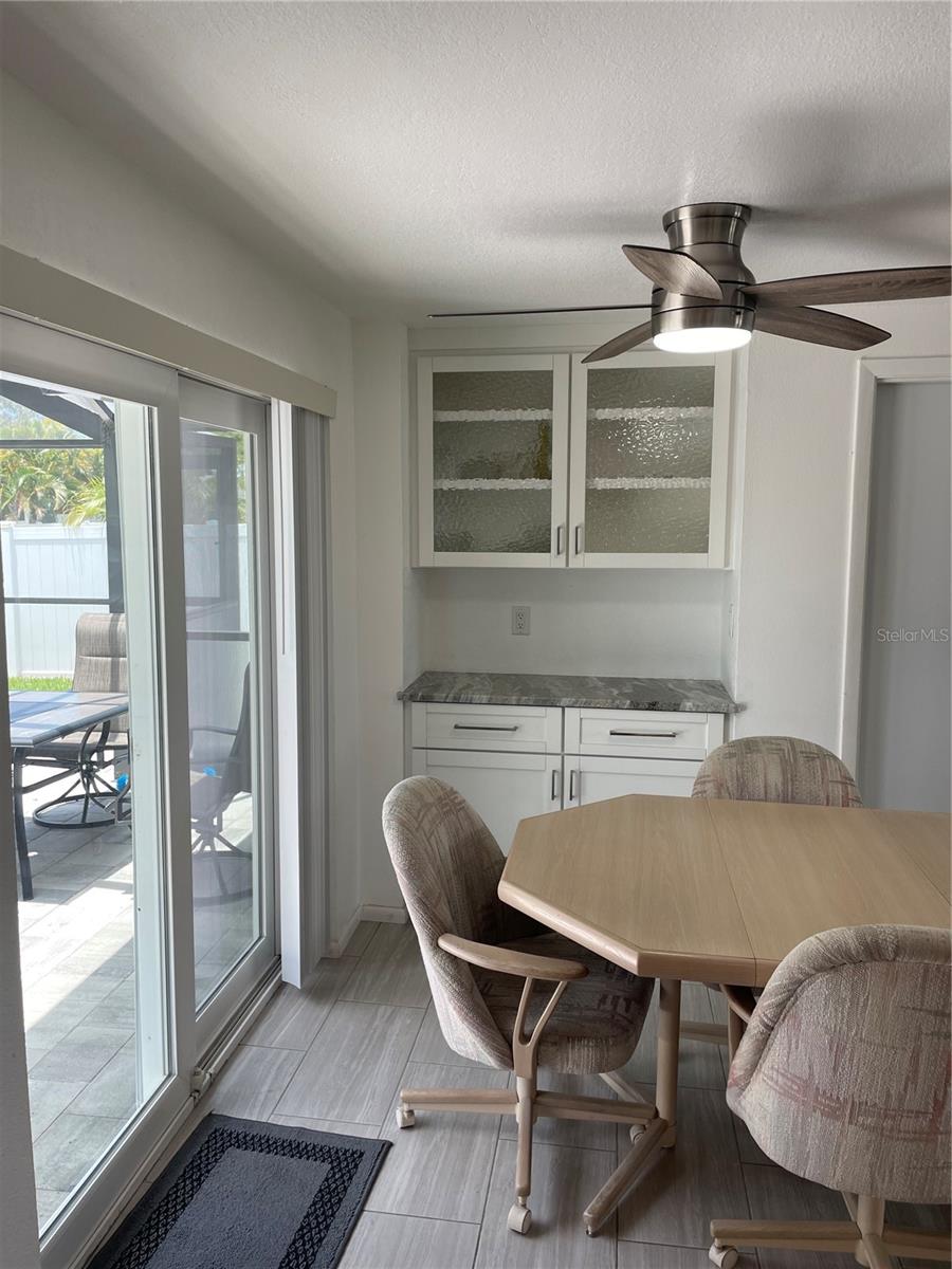 OAK SHORES - Residential Lease