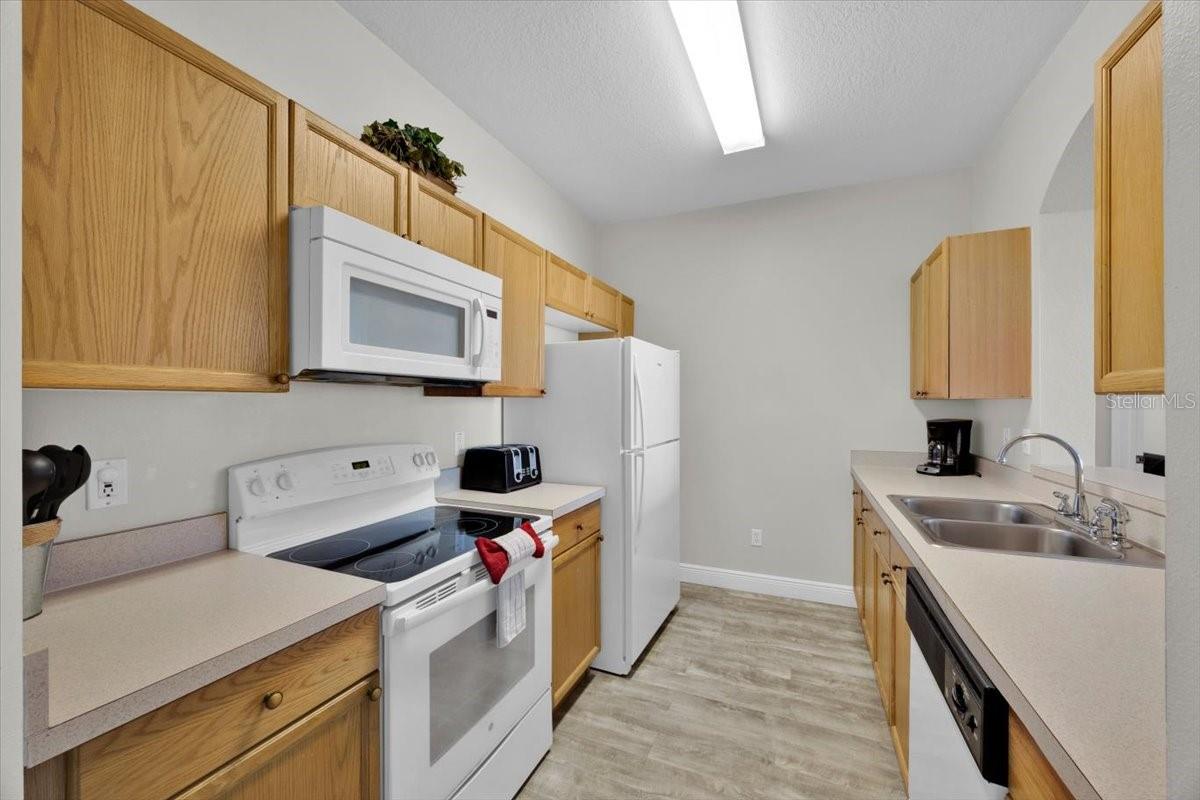WYNDHAM PALMS CONDO PH 6 - Residential