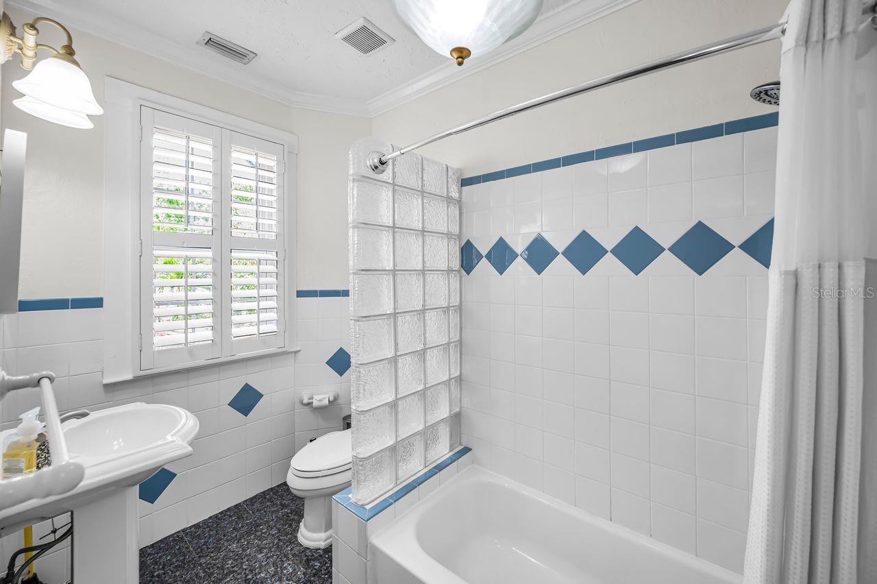 BAY SHORE REV - Residential