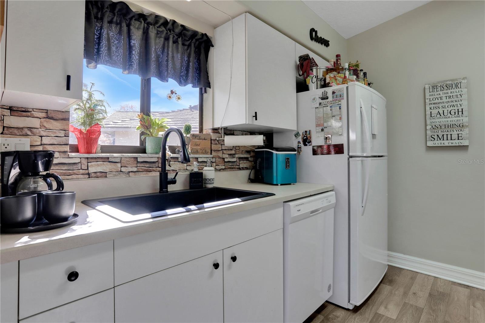 SANDPIPER LAKE PELICAN BAY PH111 - Residential