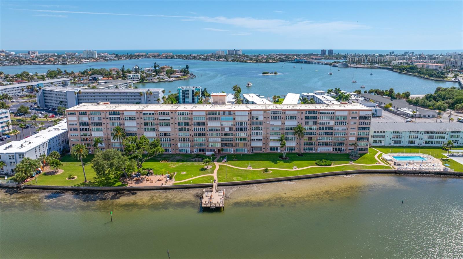 SHORE CREST BLDG - Residential
