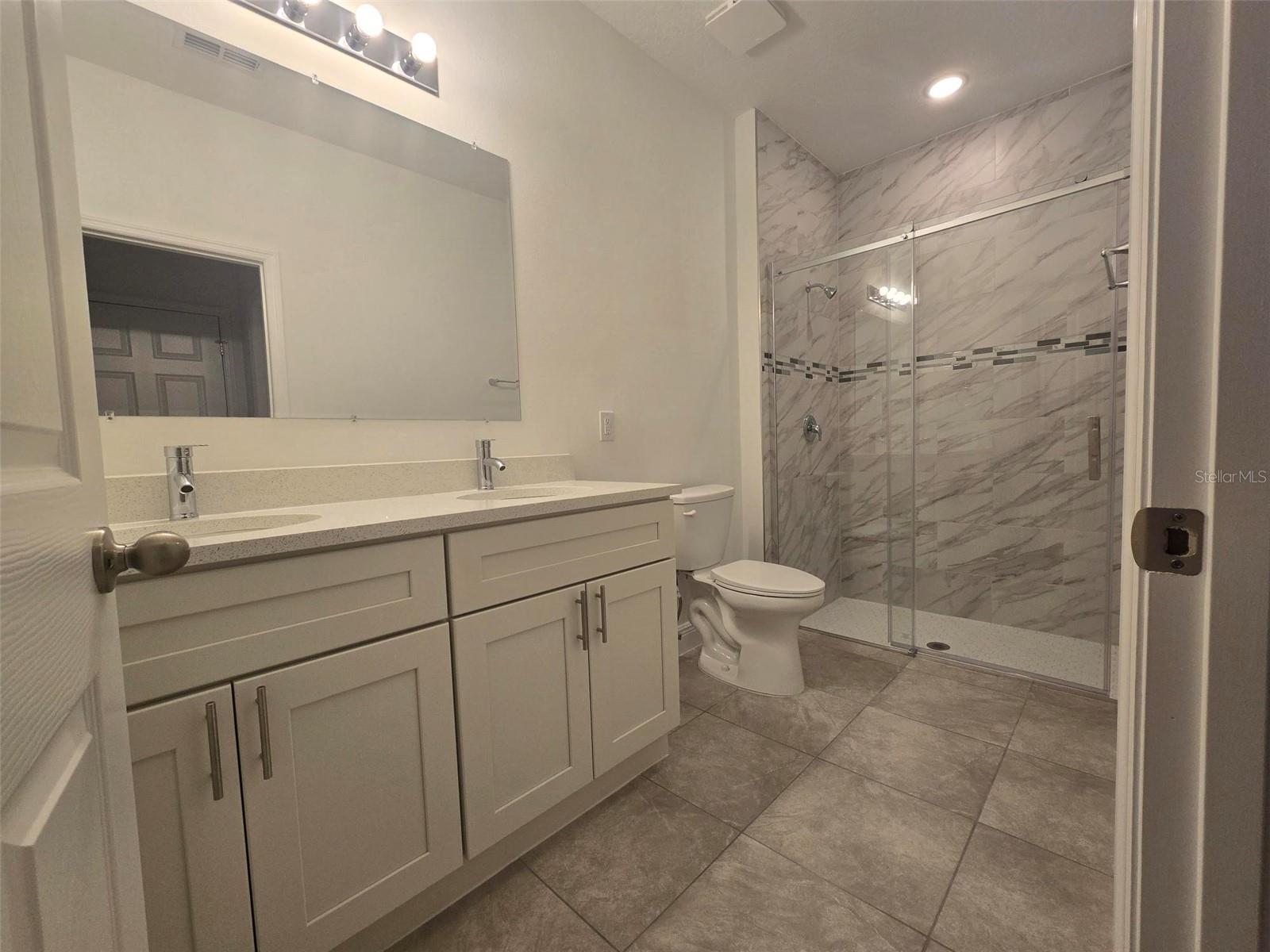 SILVER SPGS SHORES UN #32 - Residential Lease