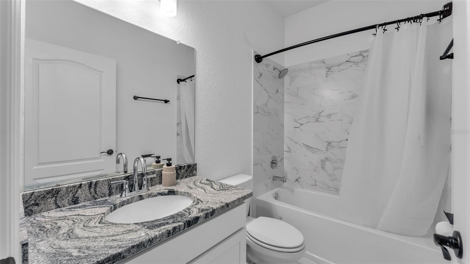SAND LAKE GRVS PH I - Residential