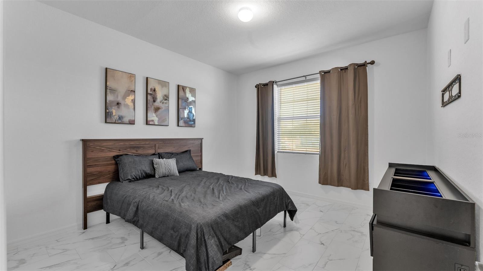 SAND LAKE GRVS PH I - Residential