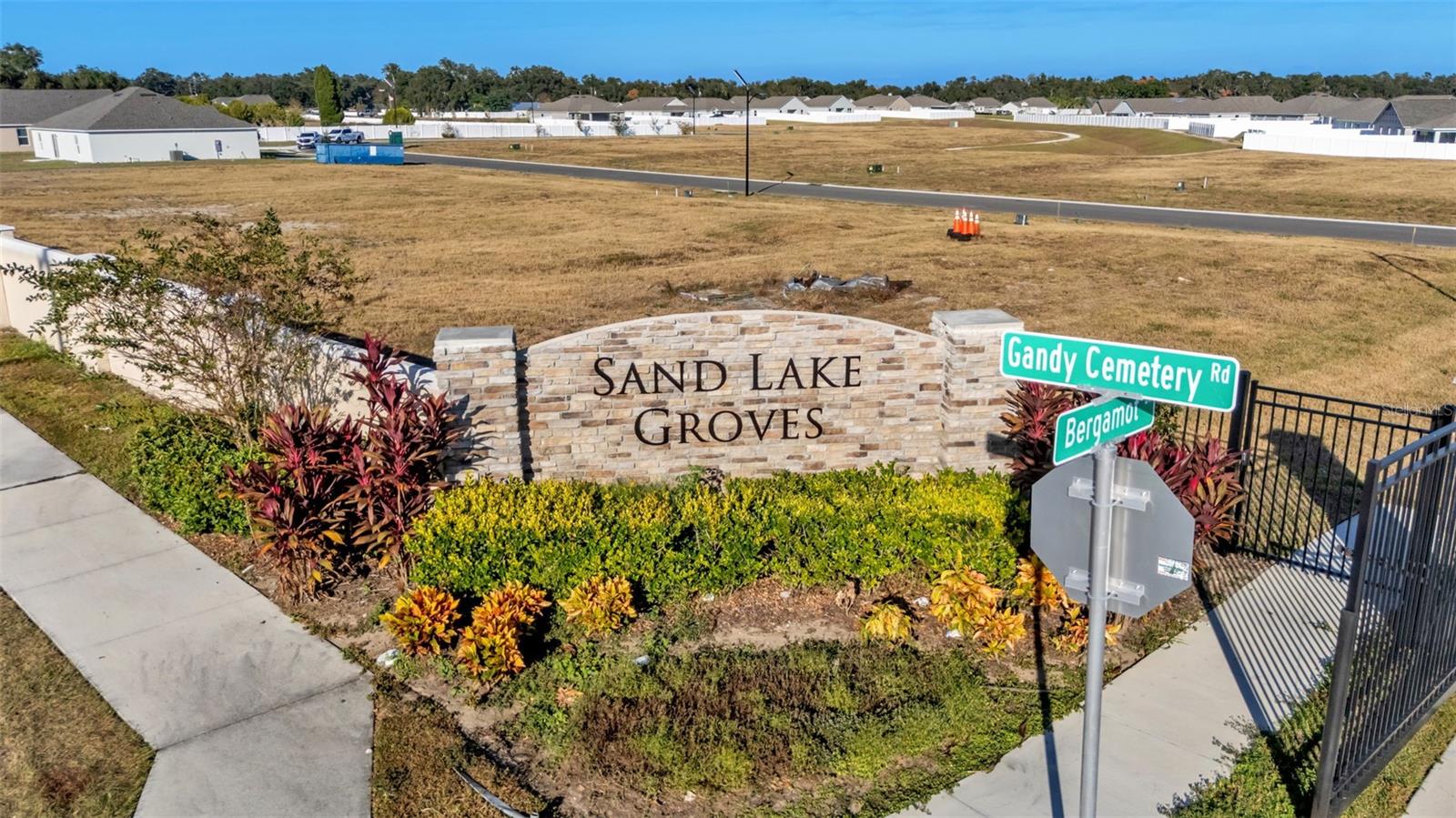 SAND LAKE GRVS PH I - Residential