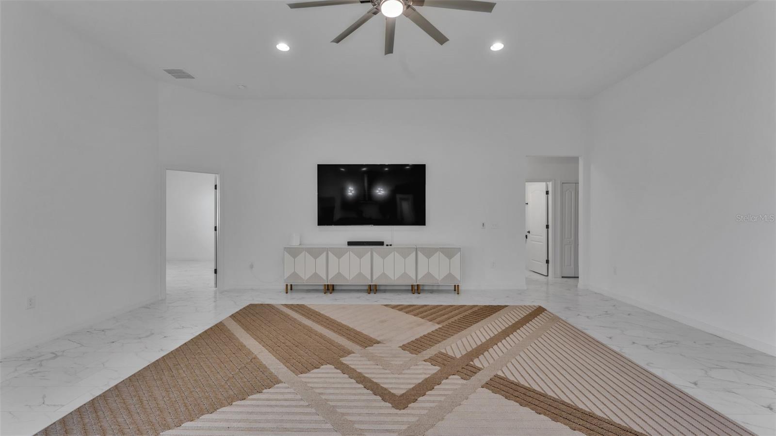SAND LAKE GRVS PH I - Residential