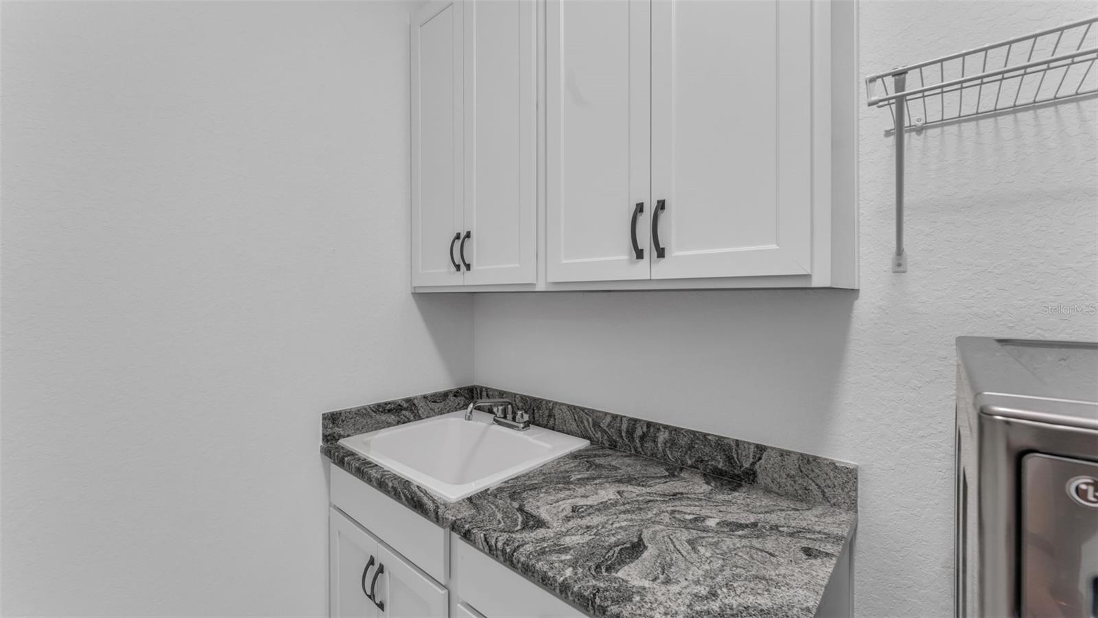 SAND LAKE GRVS PH I - Residential